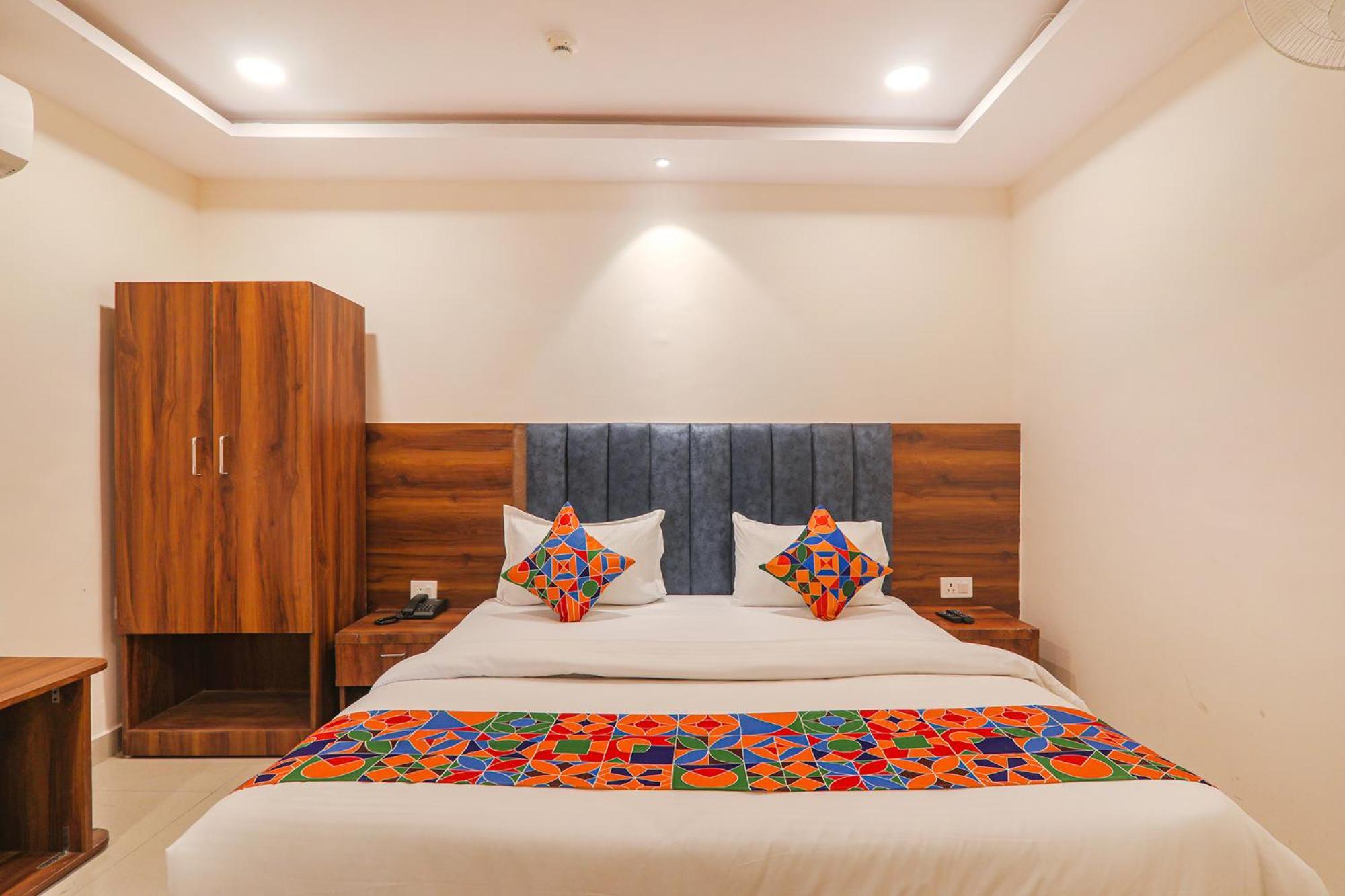 Fabhotel Rachna Palace And Banquets - Nr Lekhraj Metro Station Lucknow Exterior foto