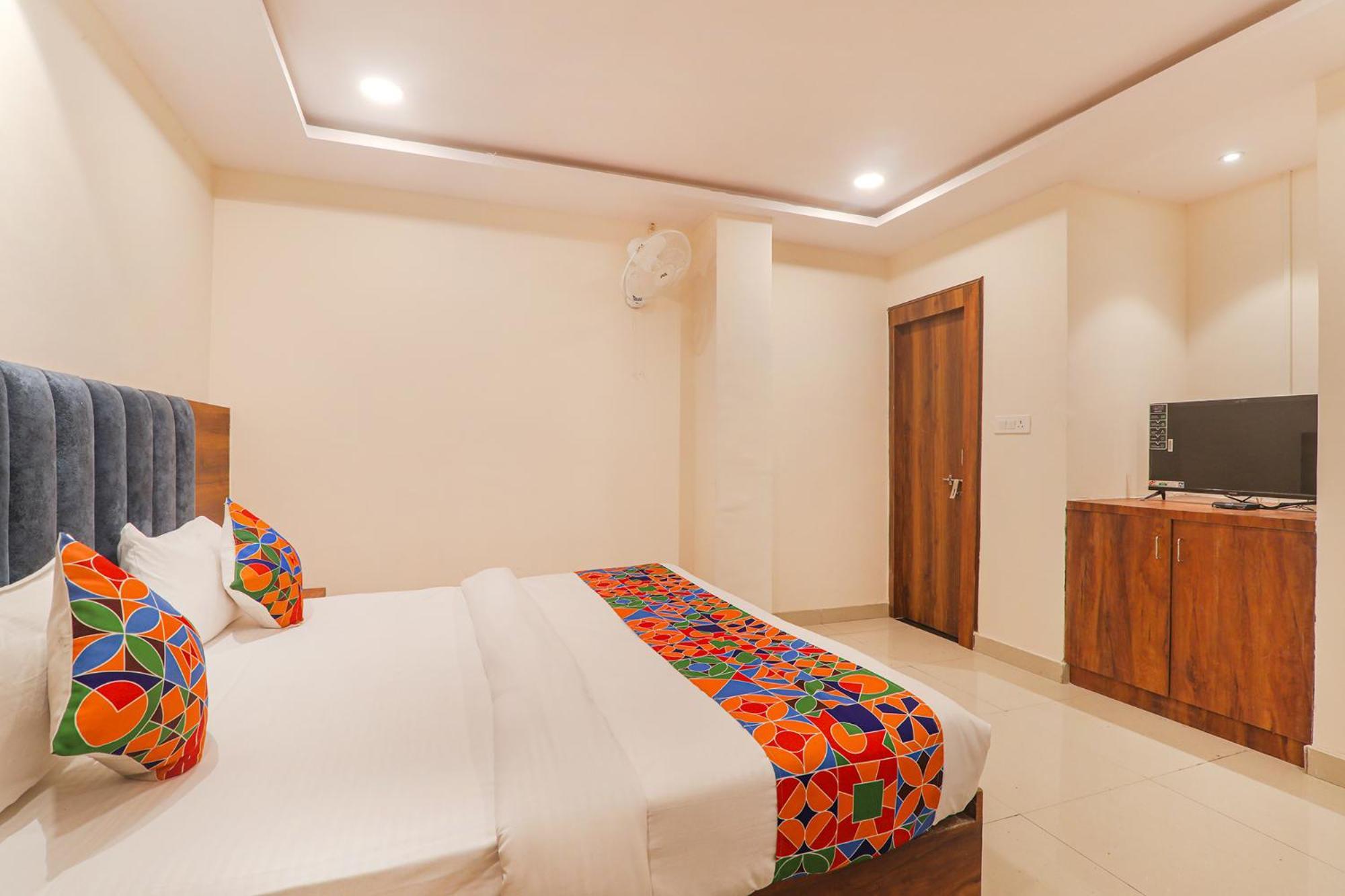 Fabhotel Rachna Palace And Banquets - Nr Lekhraj Metro Station Lucknow Exterior foto