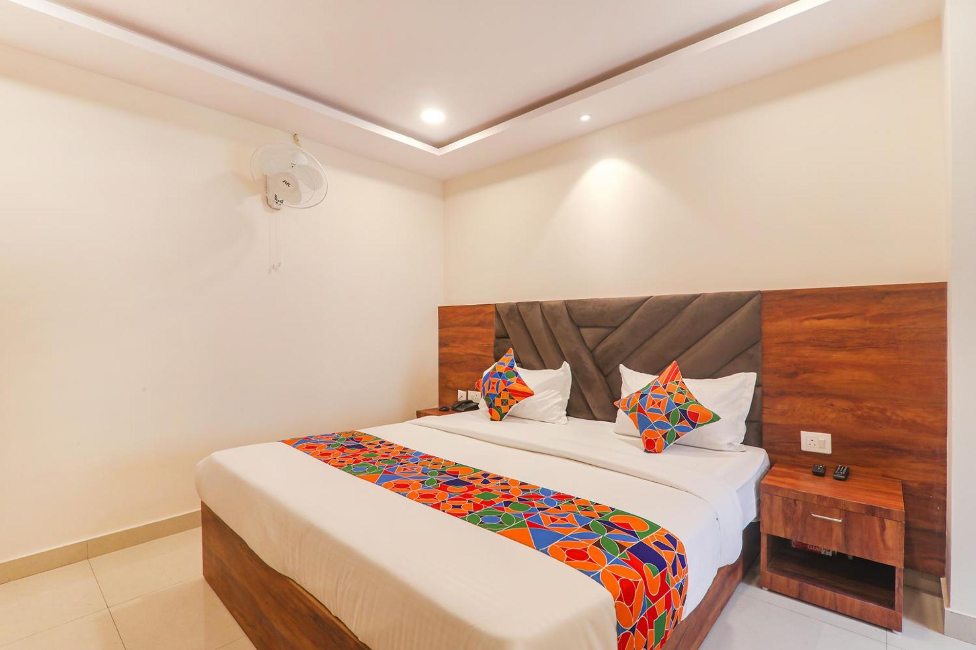 Fabhotel Rachna Palace And Banquets - Nr Lekhraj Metro Station Lucknow Exterior foto