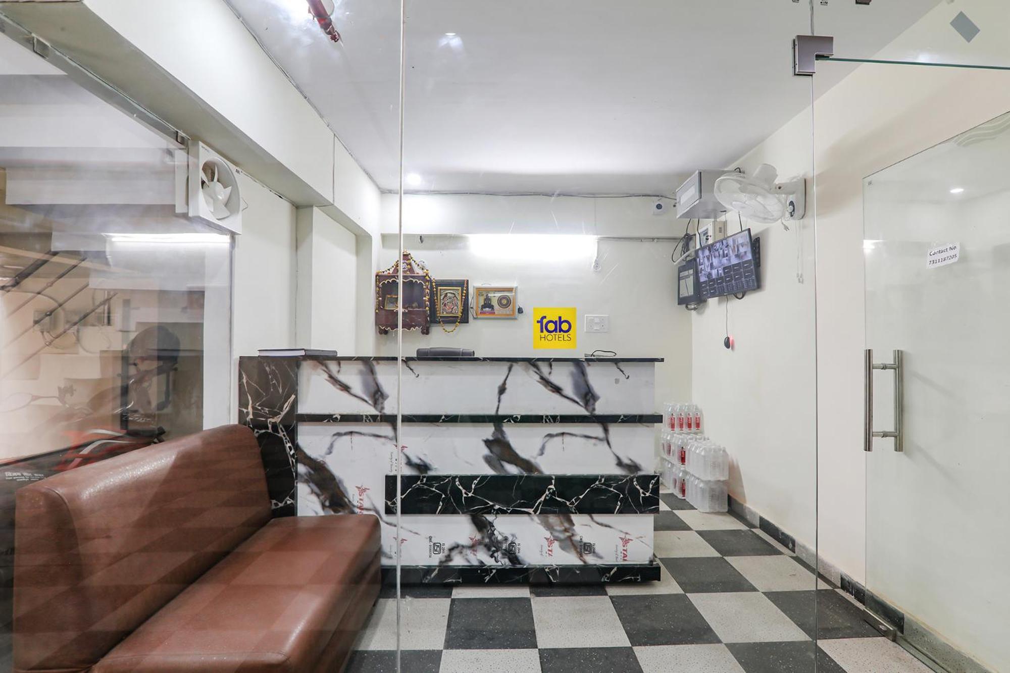 Fabhotel Rachna Palace And Banquets - Nr Lekhraj Metro Station Lucknow Exterior foto
