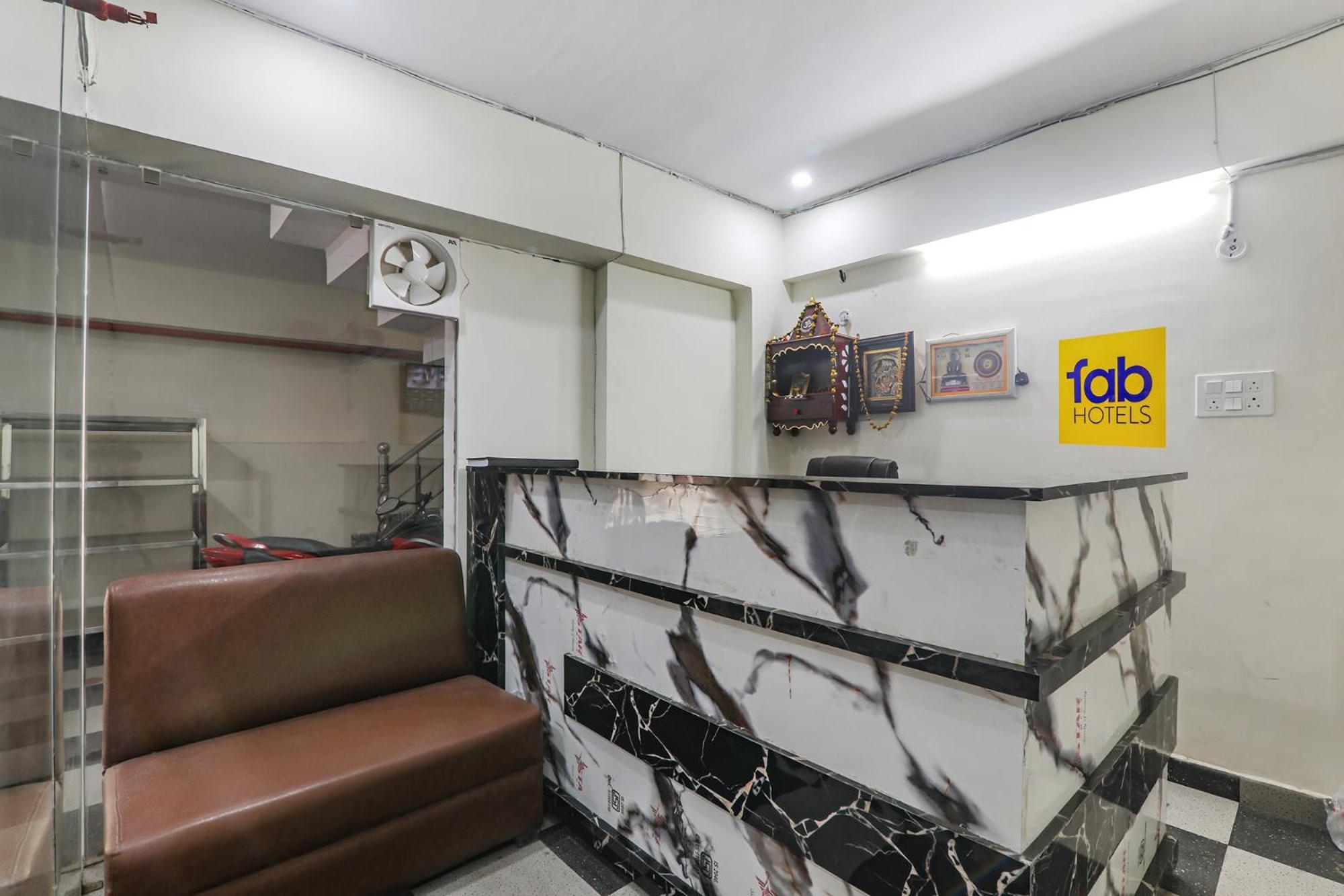 Fabhotel Rachna Palace And Banquets - Nr Lekhraj Metro Station Lucknow Exterior foto