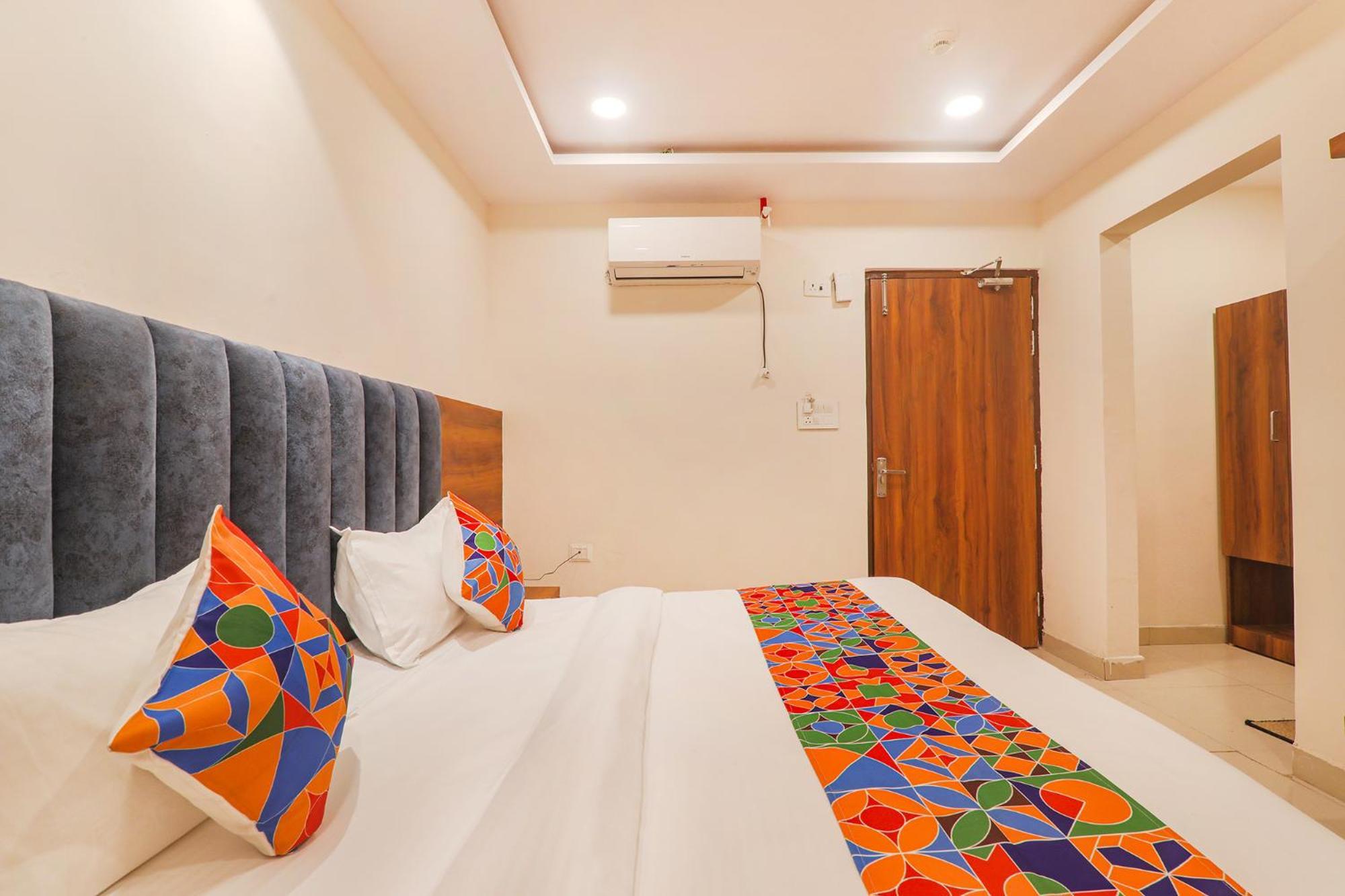 Fabhotel Rachna Palace And Banquets - Nr Lekhraj Metro Station Lucknow Exterior foto